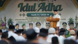 Gubernur Mirza Sholat Idul Adha di Lapangan Saburai, Salurkan 65 Ekor Sapi Kurban dan 16 Ekor Sapi Kurban dari Presiden Prabowo