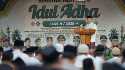Gubernur Mirza Sholat Idul Adha di Lapangan Saburai, Salurkan 65 Ekor Sapi Kurban dan 16 Ekor Sapi Kurban dari Presiden Prabowo